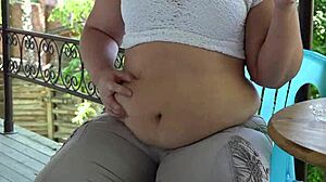 mukbang with chubby milf 😋