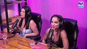 Она стонала для двух горячих