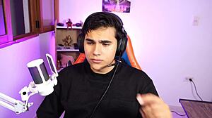 Latina Colombian streamer couple fucks live in POV creampie session.