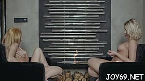 Babe achieves intense orgasm from solo play with toys and fingering