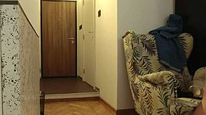 i met delivery guy naked he did not want to go away