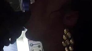 Ele Não Aguentou e Tirou a Capa na Rua