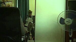 Mrs. Lazinski in salon roleplay 😏