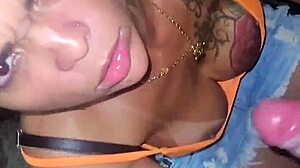 Ele Não Aguentou e Tirou a Capa na Rua