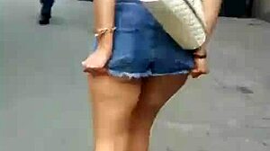 wow, sneaking peeks at big asses on the street! 😍