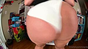 Discover nixlynka's big latina ass in worship twerk, contrasting moves.