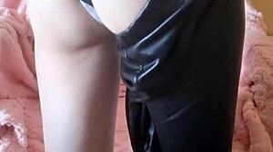 Hey, can you rate this dick with your sexy ass?