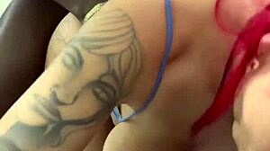 dois paus pretos um no cu e outro na buceta ele traz os amigo para foder a putinha dele