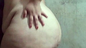 Branquinha Bunduda Tomando Banho Sexy Shower