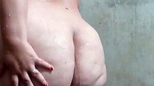 Branquinha Bunduda Tomando Banho Sexy Shower