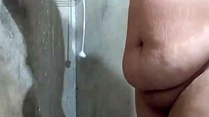 Branquinha Bunduda Tomando Banho Sexy Shower