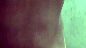 Branquinha Bunduda Tomando Banho Sexy Shower