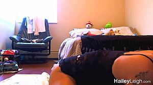 Solo Masturbation Session in Stunning 720p High Definition