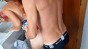 foda rapida no banheiro da festa antes de serem pegos 🚀