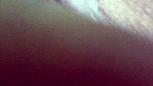 masturbando com pregador e gozando