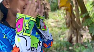 i'm so crazy for her, this campesina gets licked outdoors