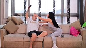 me follo a mi cuñado vergon porque mi marido no me satisface