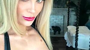 Woman Shows Off In Boots!