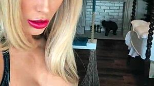 Woman Shows Off In Boots!