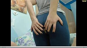 brunette with nice ass uses toys and dildo on webcam