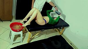 Foot Bath Turns Wild, He Sucked Her Feet and Finished on Toes