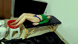 Foot Bath Turns Wild, He Sucked Her Feet and Finished on Toes