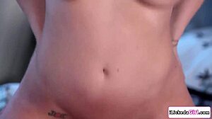 Babe Satisfying Her Lesbian Roommate Intimately