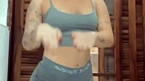 colombian desk flash with stunning natural tits