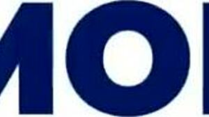 Nurse Greene gets spitroasted by patients and drenched in cum! Wild group action, mate! 😜