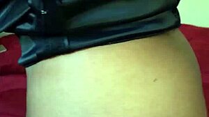 i play with vibrator then pee on myself