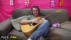 Nikki Sexx Worships Double Cock in Amateur Scene