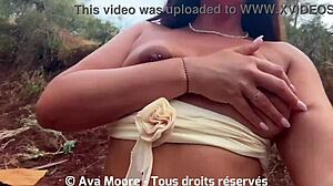 Belle Amatrice Française Se Fait Baiser Par Un Groupe D'Inconnus Dans Les Bois!