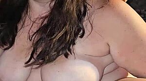 Milf Orgasms from Cum on Her Foot