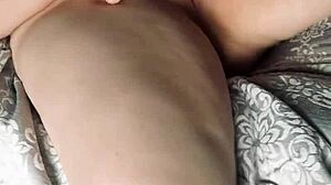 jenni kat reaches intense orgasm with vibrator