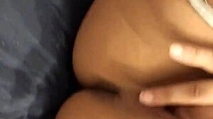 mi hermanastro me lo mete por el culo mientras uso mi vibrador