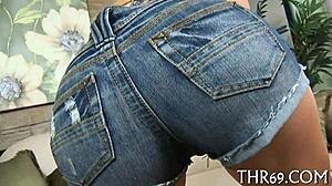 Watch girls sucking big cocks?