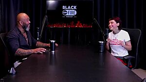 Fazia Atendimento Antes De Seu Expediente Ficou Nervosa Por Achar Que Iriam Comer Seu Cu Fez A Tatuagem Em Uma Suruba E A Sua Exposição - Annie Clementine Watch On Sheer Red