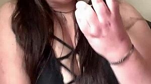 Kandy Kane deepthroats like a sri lankan whore