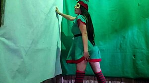 I'm a hot latina elf waiting for a dirty man to dominate my vagina on christmas eve