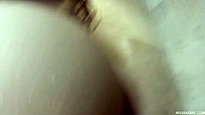 Big booty latina squirts in shower
