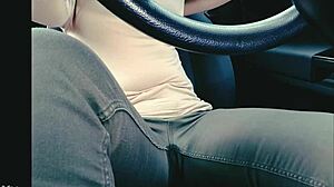 お姉さんが渋滞でおもらししてしまう