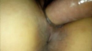 esposa tomando gozada dentro da buceta por estranhos