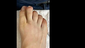 Chatting with followers while showing off my sexy bare feet.