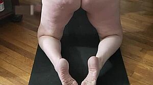 Hot Milf Does Naked Yoga You Can Jerkoff To