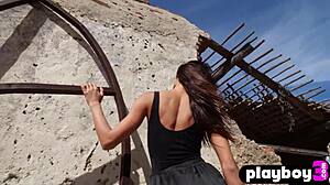 Cute Hannah Le Shows Sexy Natural Body After Outdoor Pose