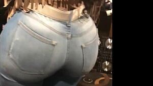 Rejunte caliente 2. Young teen in thong and panties showing big ass and tits