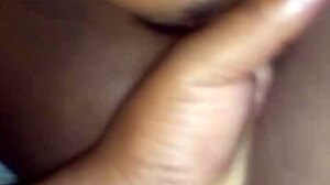 chupando a buceta grande da latina preta com massagem e cunilingus