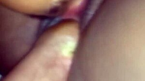 chupando a buceta grande da latina preta com massagem e cunilingus