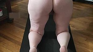 Hot Milf Does Naked Yoga You Can Jerkoff To