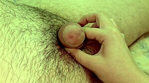 hey, look at me sucking your tiny 18+ dick right now